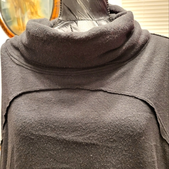 We The Free Women's black oversized Cowl neck Top Small - Picture 2 of 12